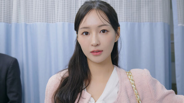 Hình ảnh gameplay Five Hearts Under One Roof season2-GoldBerg